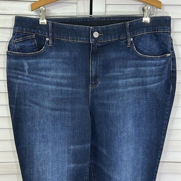 Chico's Jeans Size 3 (16) Slim Leg Inner Elastic Waistband - Picture 4 of 13